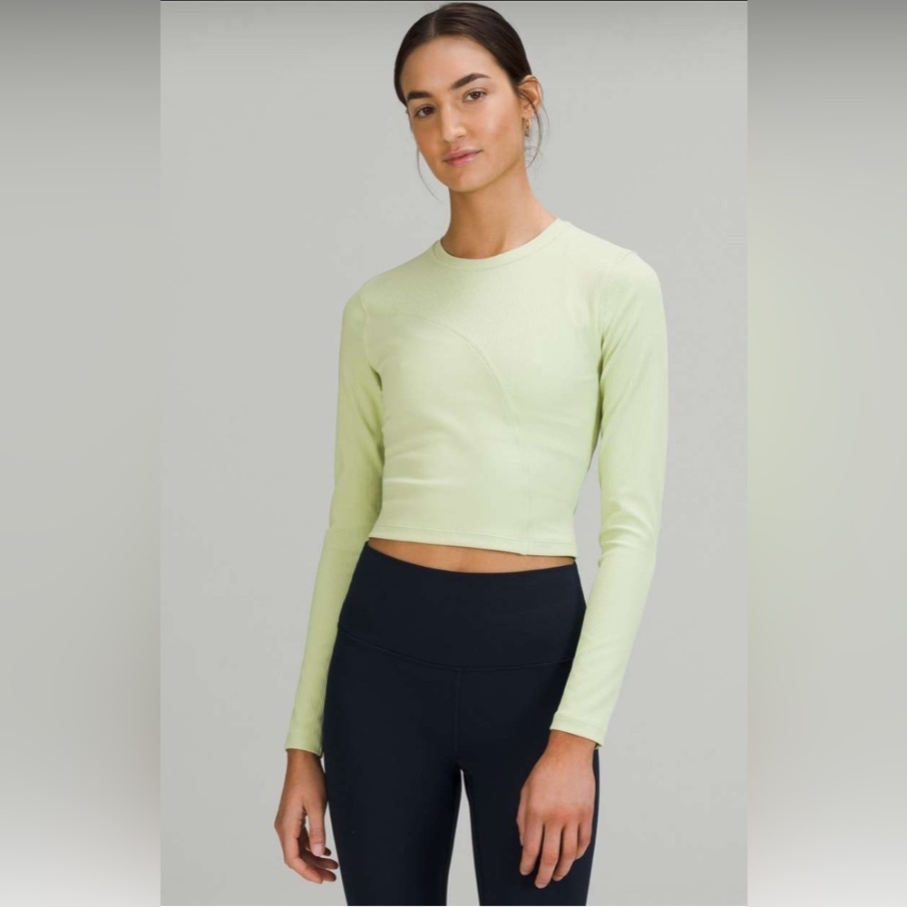 Lululemon Ribbed Open-Back Yoga Long
Sleeve Shirt Creamy Mint size: 6 - Picture 2 of 7